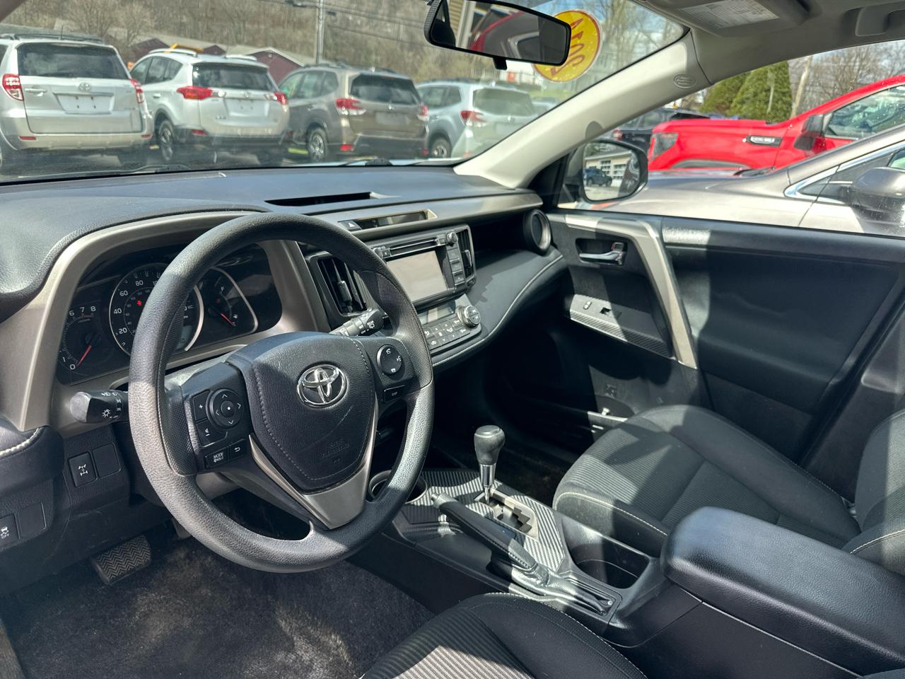 Toyota RAV4 AWD 4dr XLE (Natl) 2014