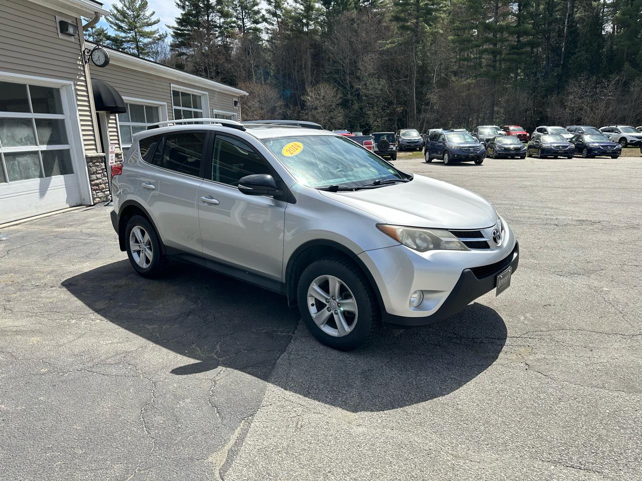 Toyota RAV4 AWD 4dr XLE (Natl) 2014