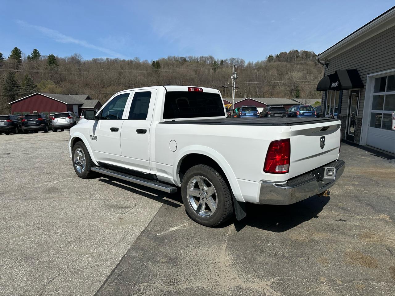 RAM 1500 Express 4x4 Quad Cab 6'4" Box 2018