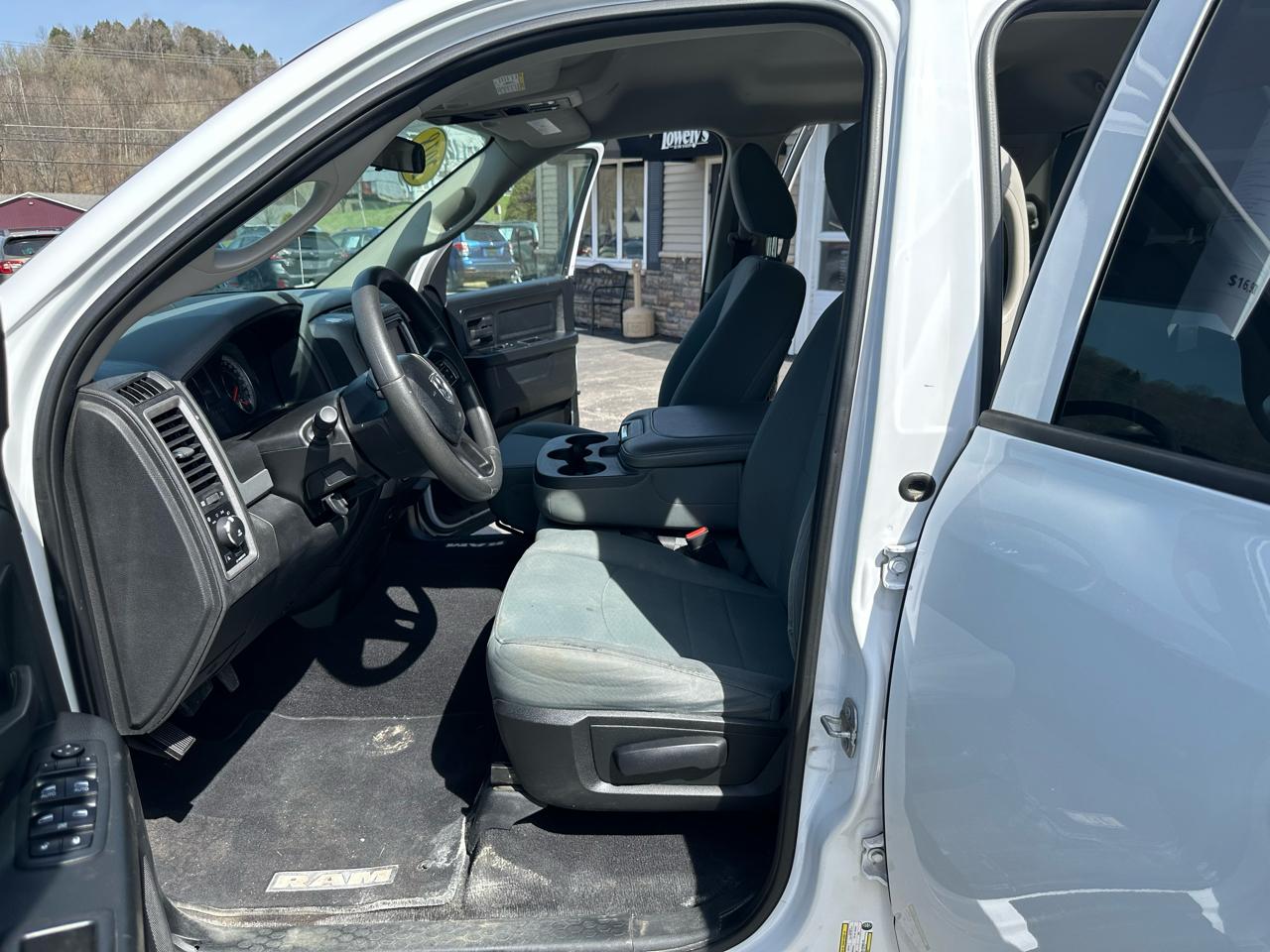 RAM 1500 Express 4x4 Quad Cab 6'4" Box 2018