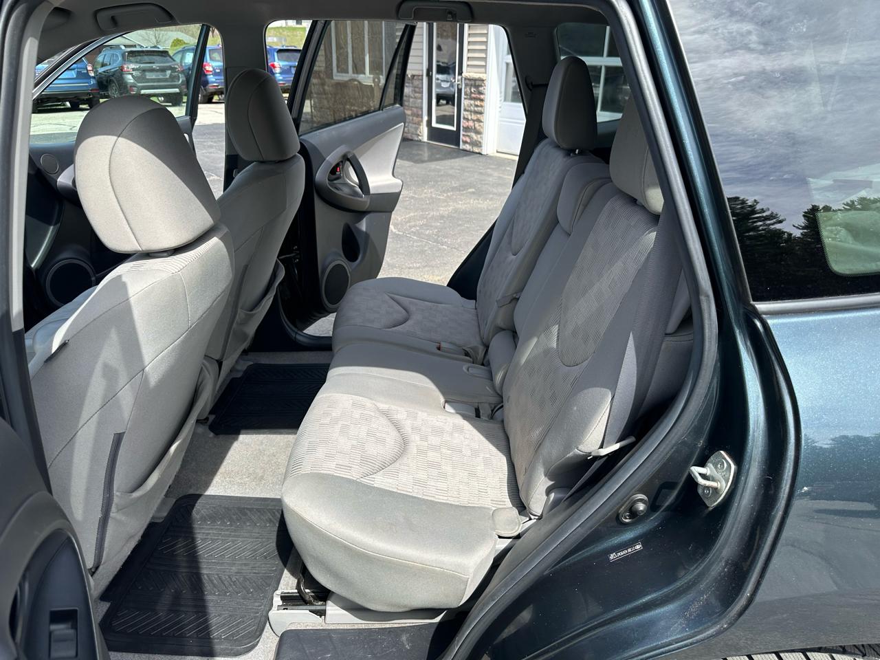 Toyota RAV4 4WD 4dr I4 (Natl) 2012