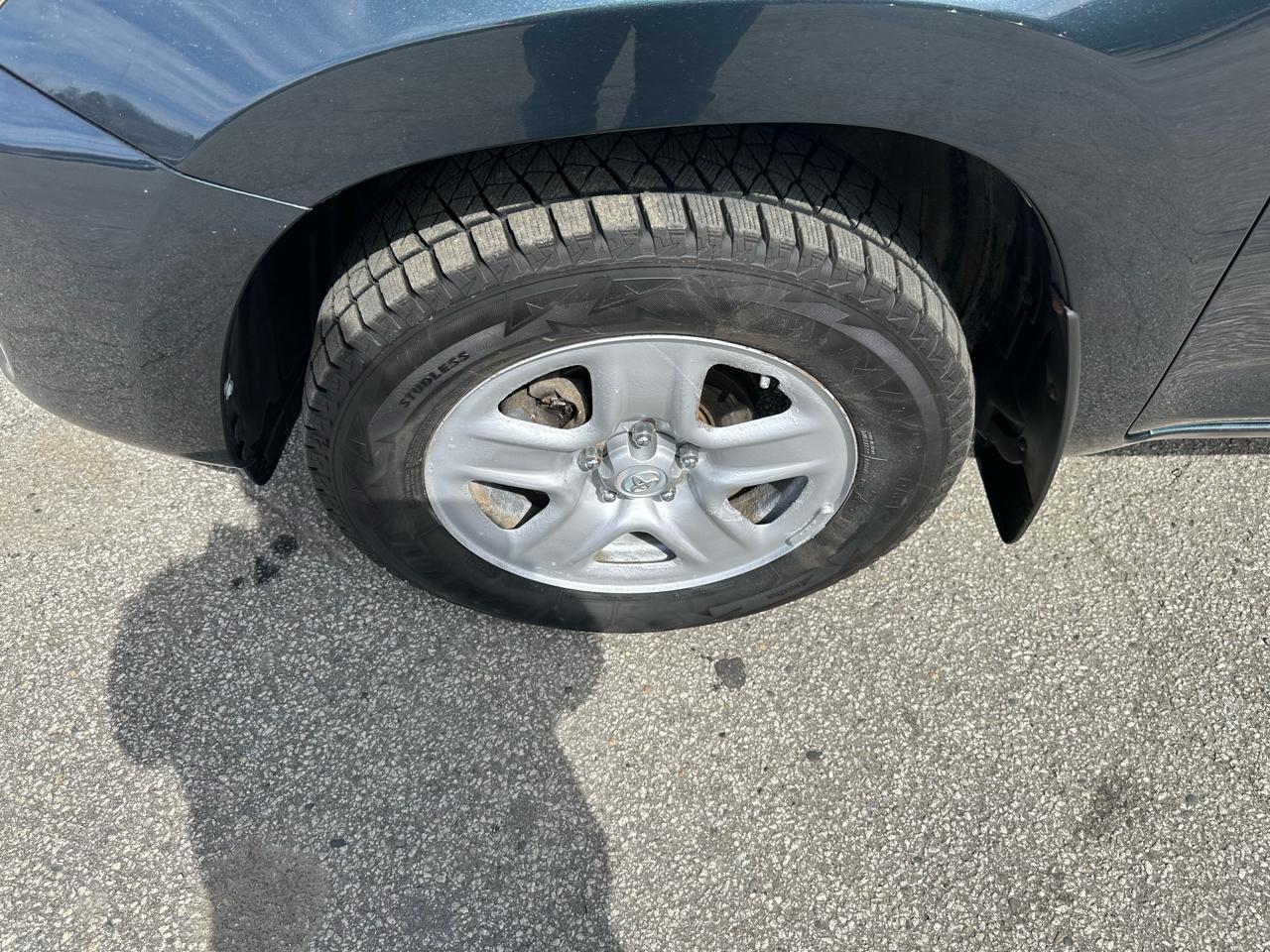 Toyota RAV4 4WD 4dr I4 (Natl) 2012