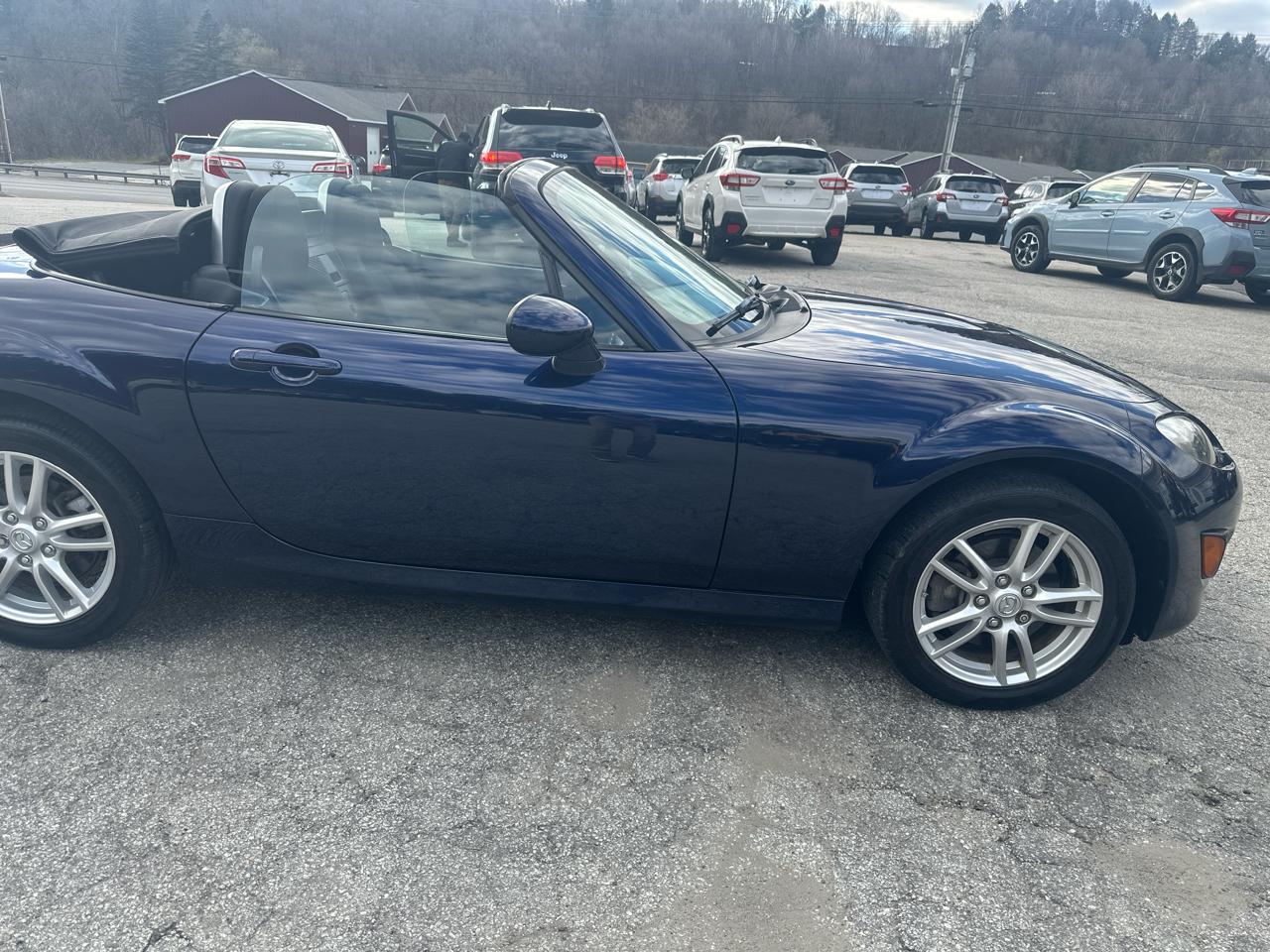 Mazda MX-5 Miata 2dr Conv Auto Sport 2012