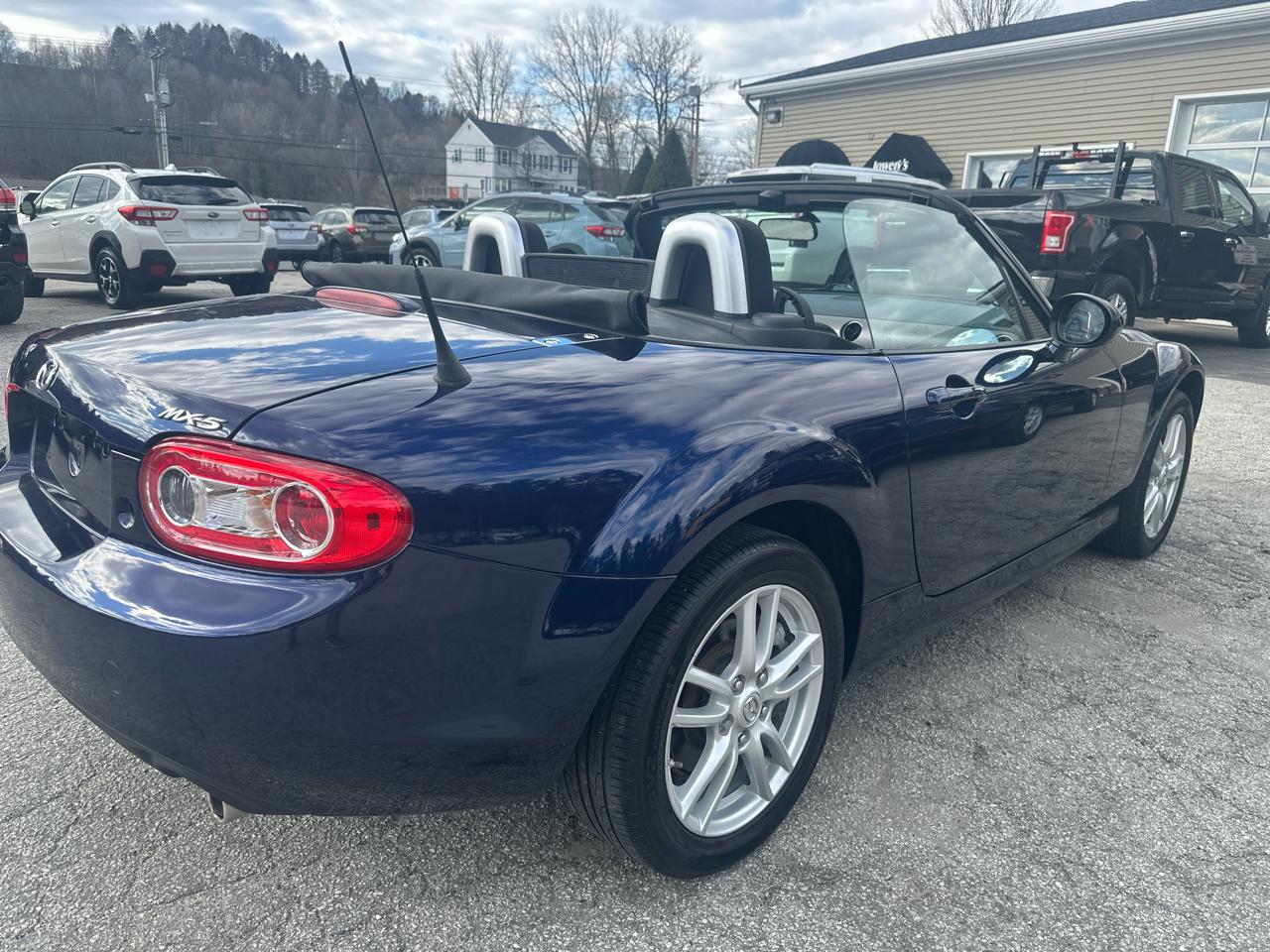 Mazda MX-5 Miata 2dr Conv Auto Sport 2012