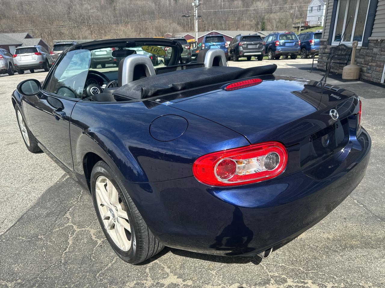 Mazda MX-5 Miata 2dr Conv Auto Sport 2012