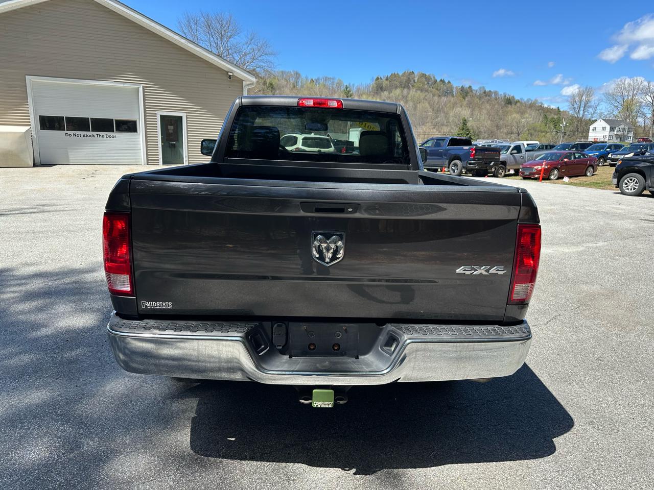 RAM 1500 4WD Reg Cab 120.5" Tradesman 2016