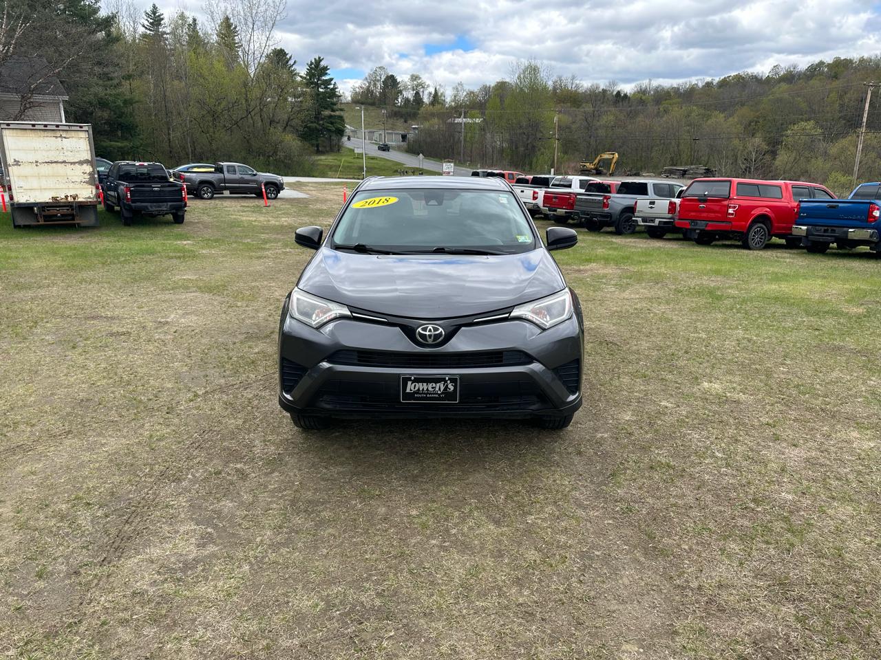 Toyota RAV4 LE AWD (Natl) 2018