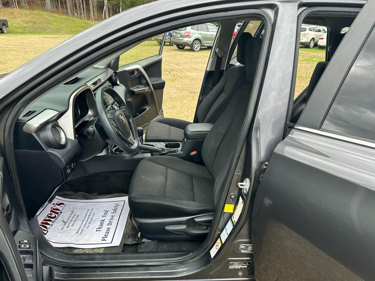 Toyota RAV4 LE AWD (Natl) 2018