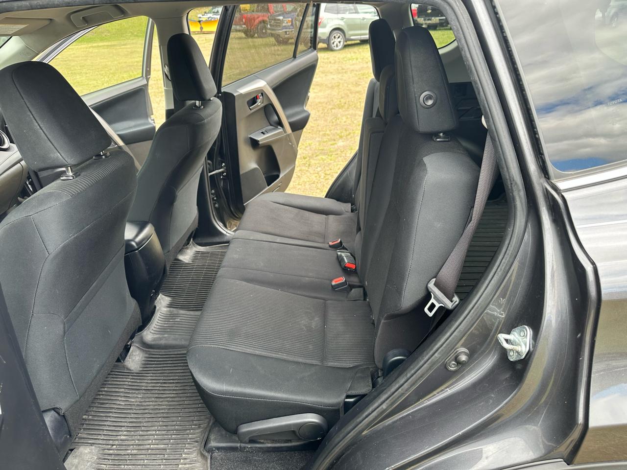 Toyota RAV4 LE AWD (Natl) 2018