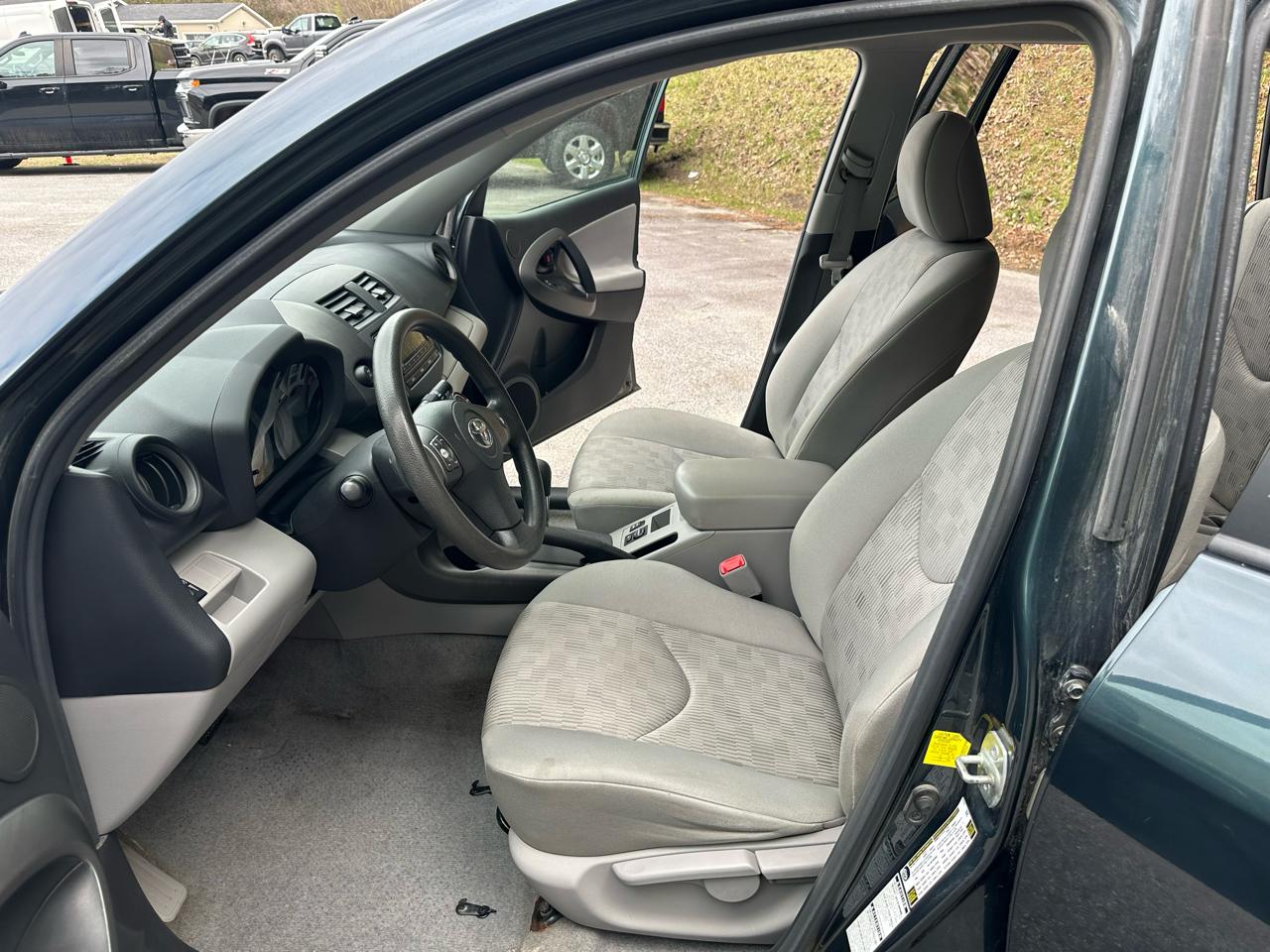 Toyota RAV4 4WD 4dr I4 (Natl) 2012
