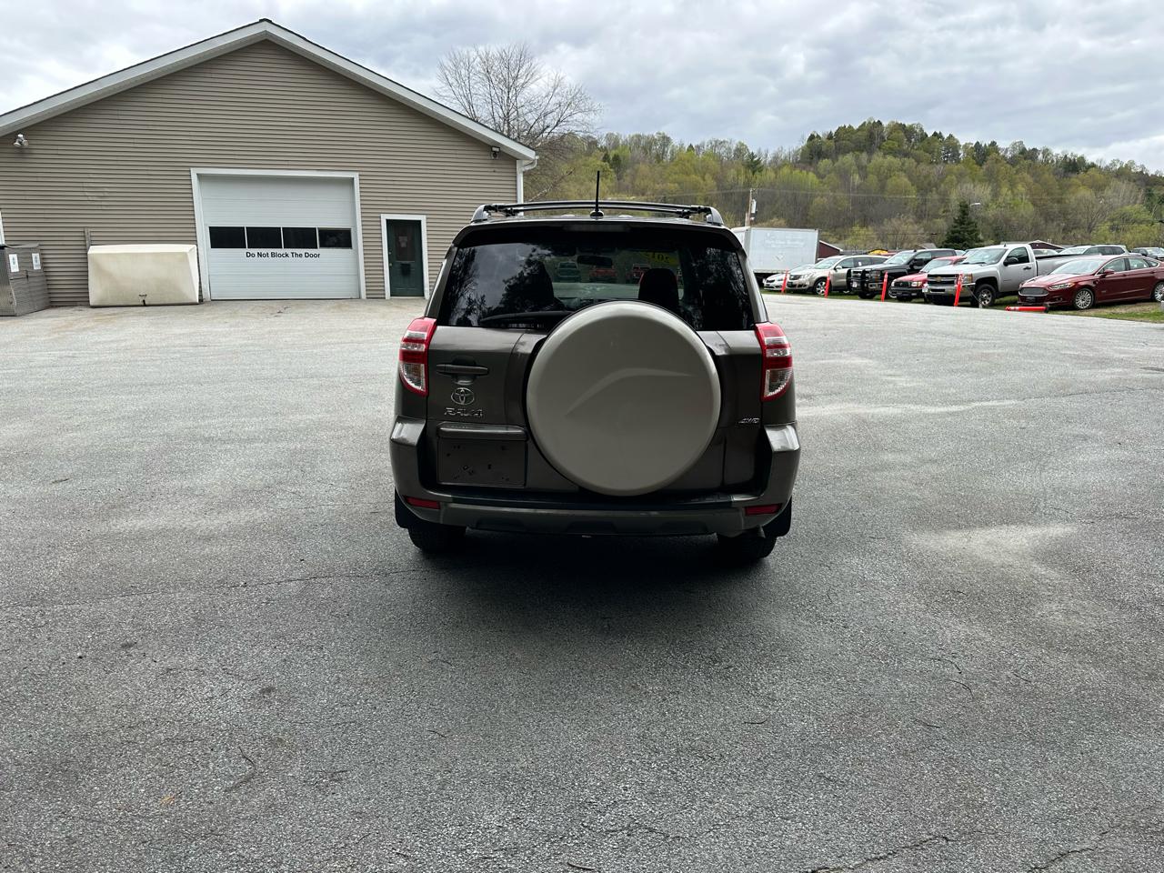 Toyota RAV4 4WD 4dr I4 (Natl) 2012