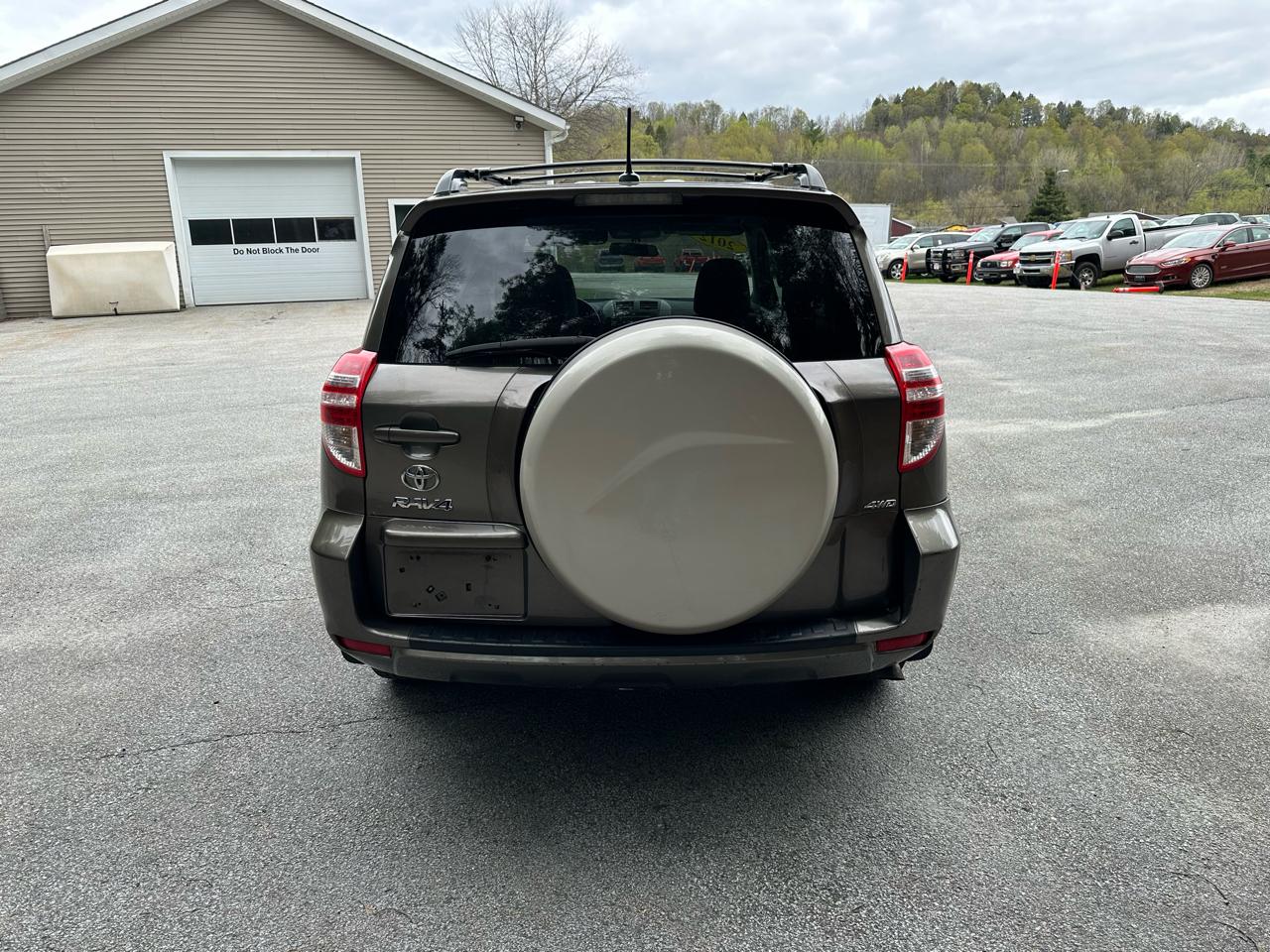 Toyota RAV4 4WD 4dr I4 (Natl) 2012
