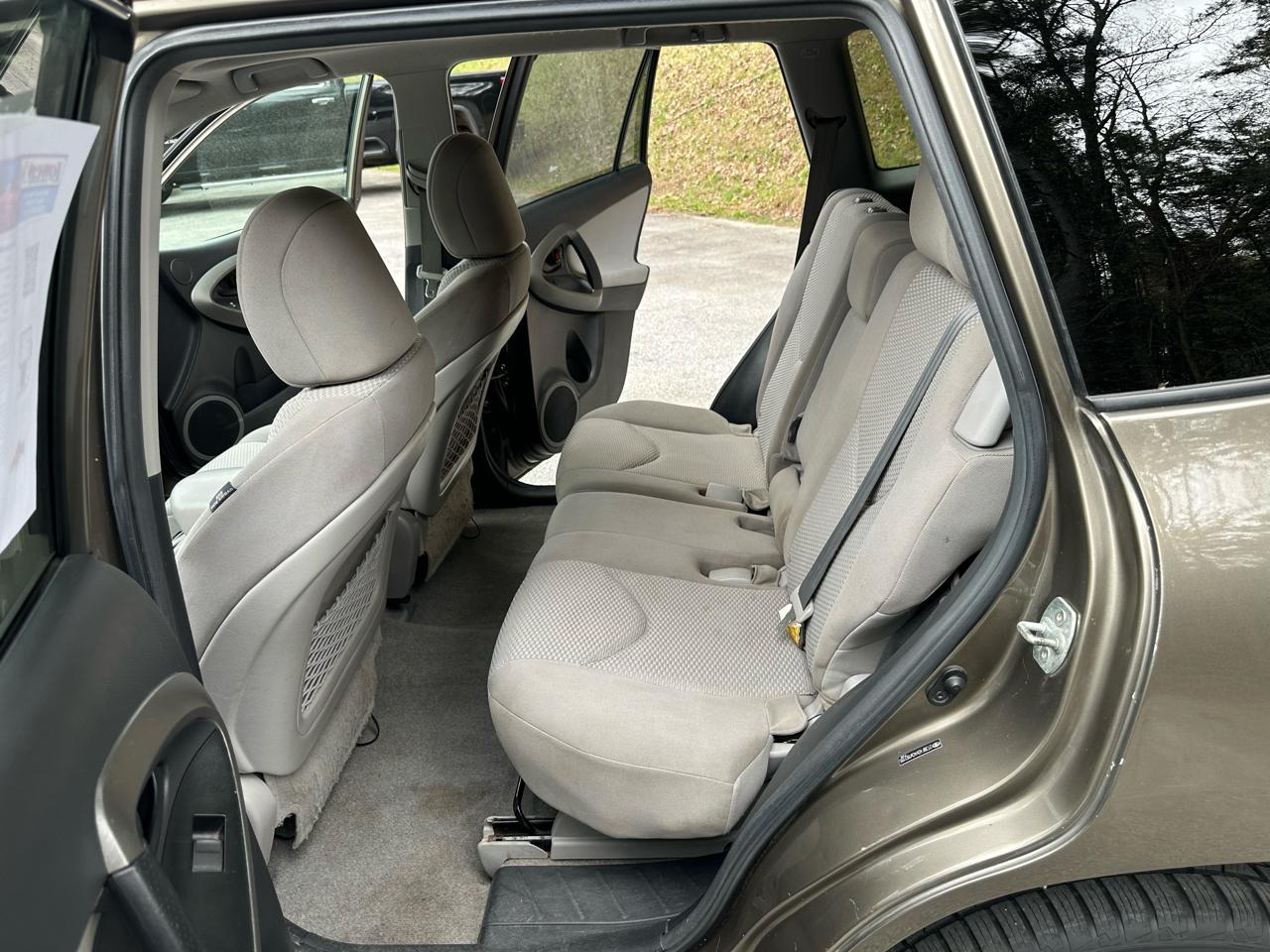 Toyota RAV4 4WD 4dr I4 (Natl) 2012