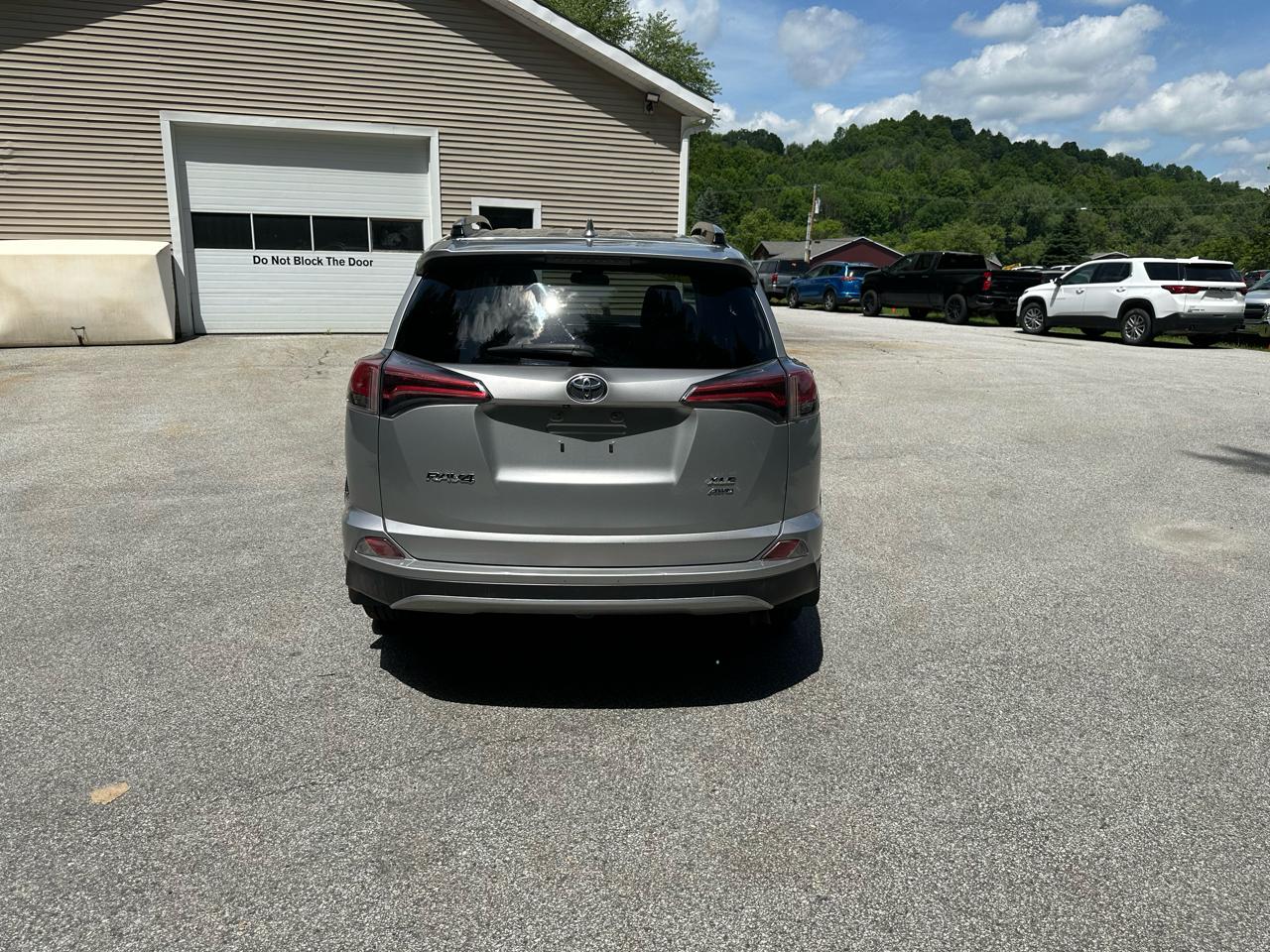 Toyota RAV4 Adventure AWD (Natl) 2018