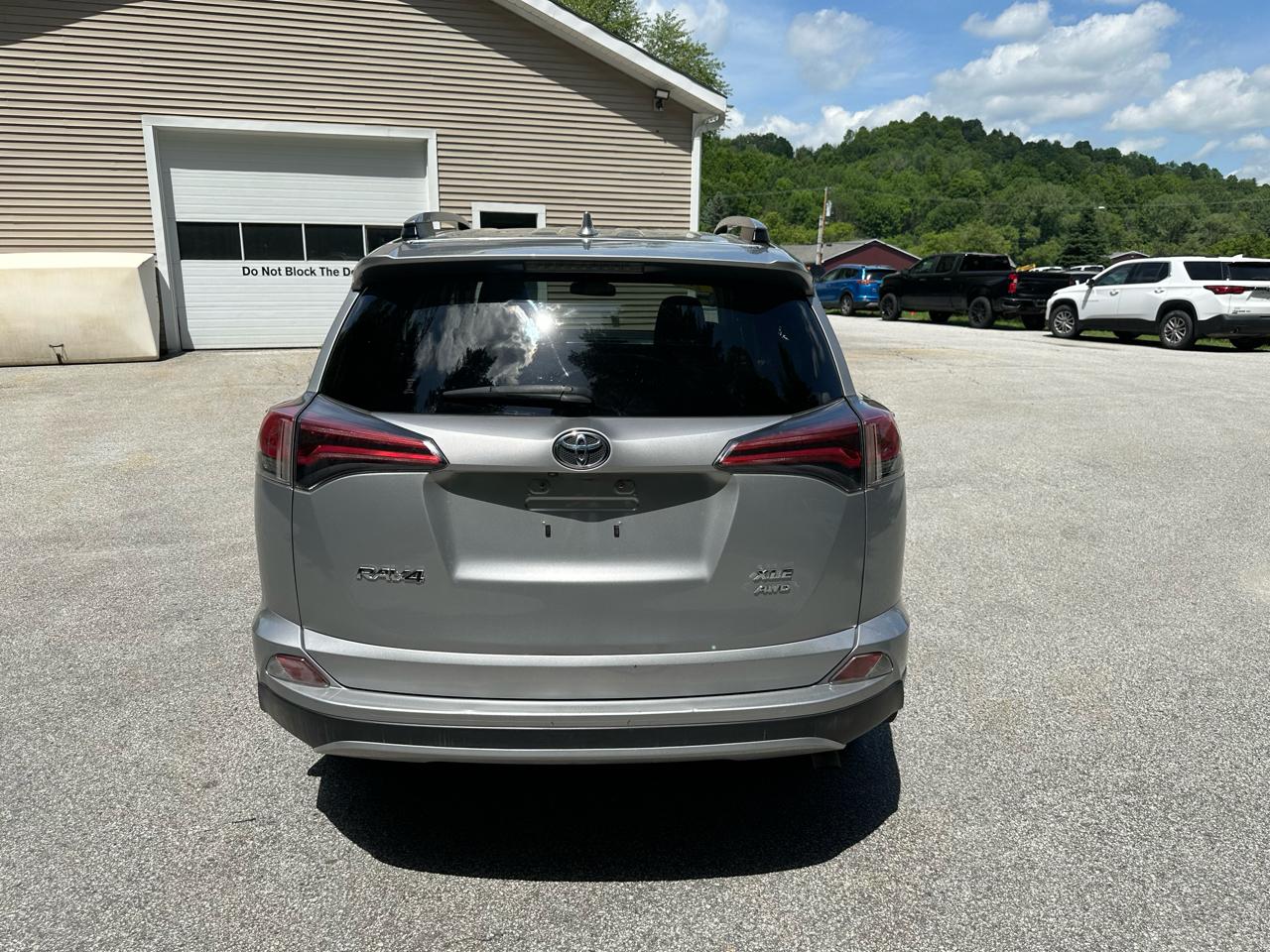 Toyota RAV4 Adventure AWD (Natl) 2018