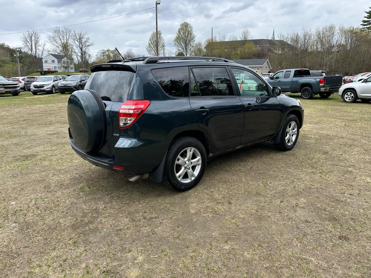 Toyota RAV4 4WD 4dr V6 (Natl) 2012
