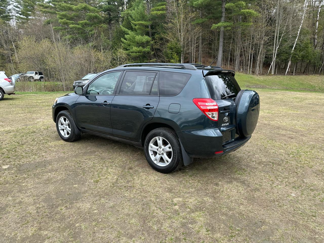 Toyota RAV4 4WD 4dr V6 (Natl) 2012
