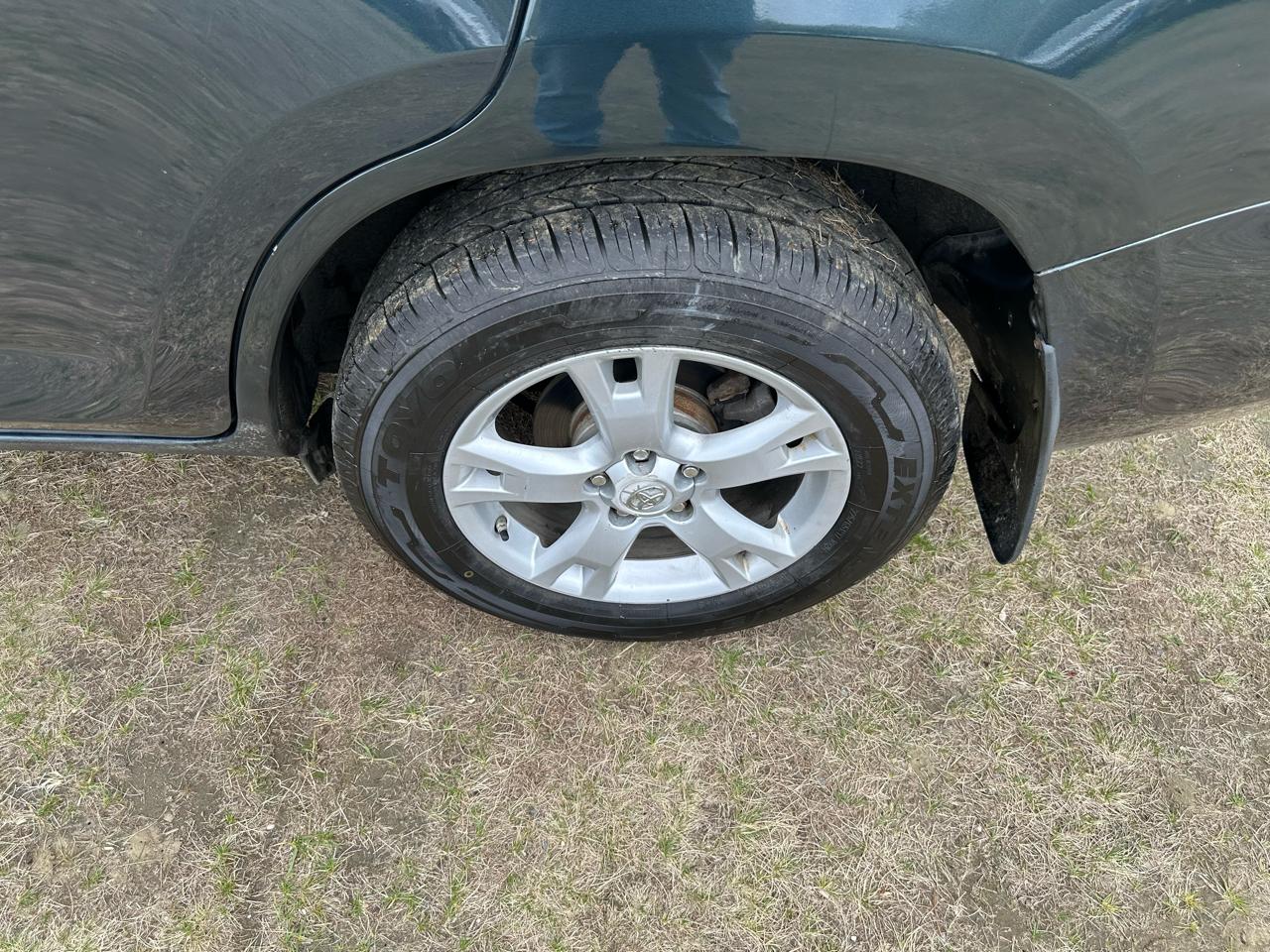 Toyota RAV4 4WD 4dr V6 (Natl) 2012