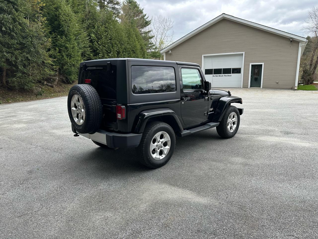 Jeep Wrangler 4WD 2dr Sahara 2015