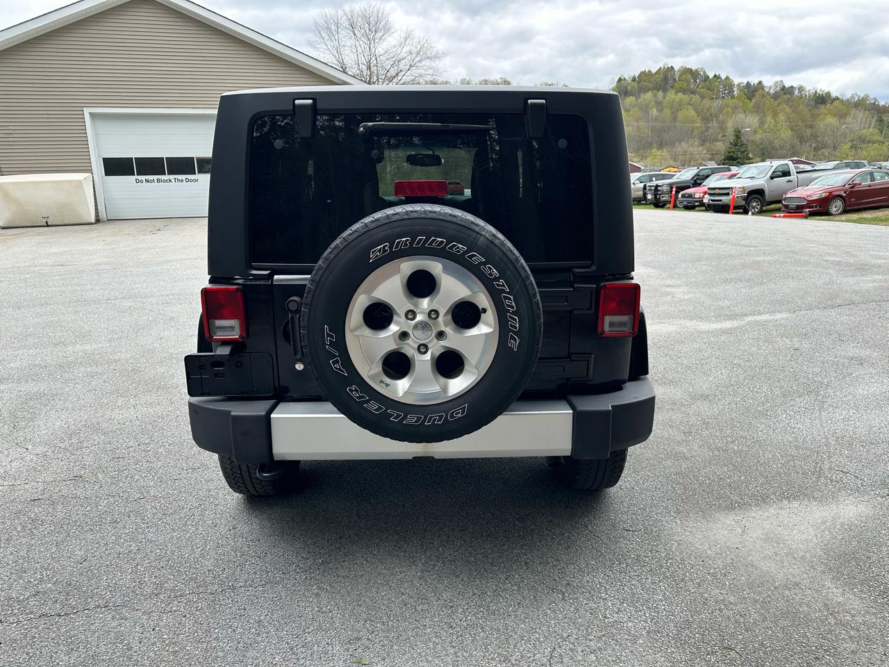Jeep Wrangler 4WD 2dr Sahara 2015