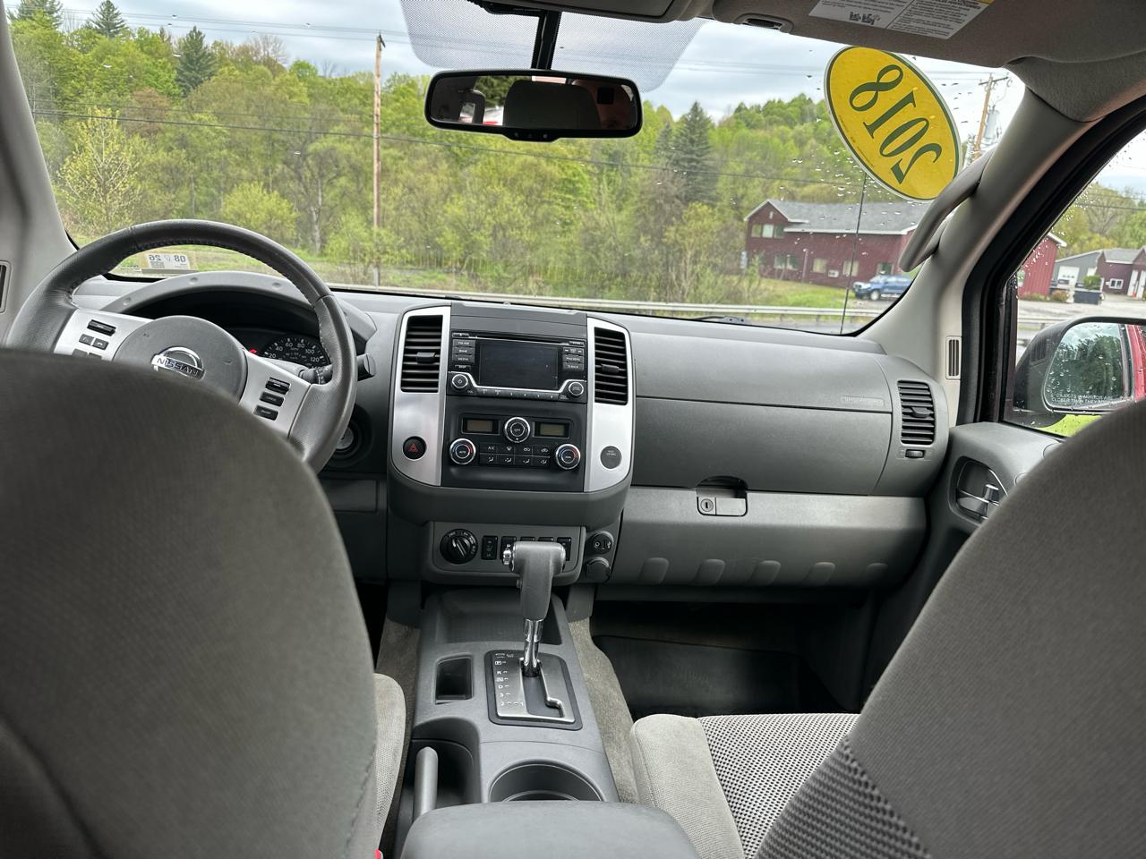 Nissan Frontier Crew Cab 4x4 SV V6 Auto 2018