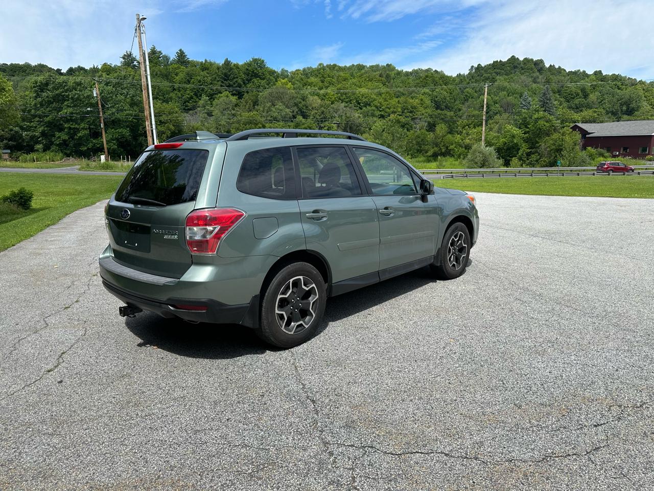 Subaru Forester 4dr CVT 2.5i Premium PZEV 2016