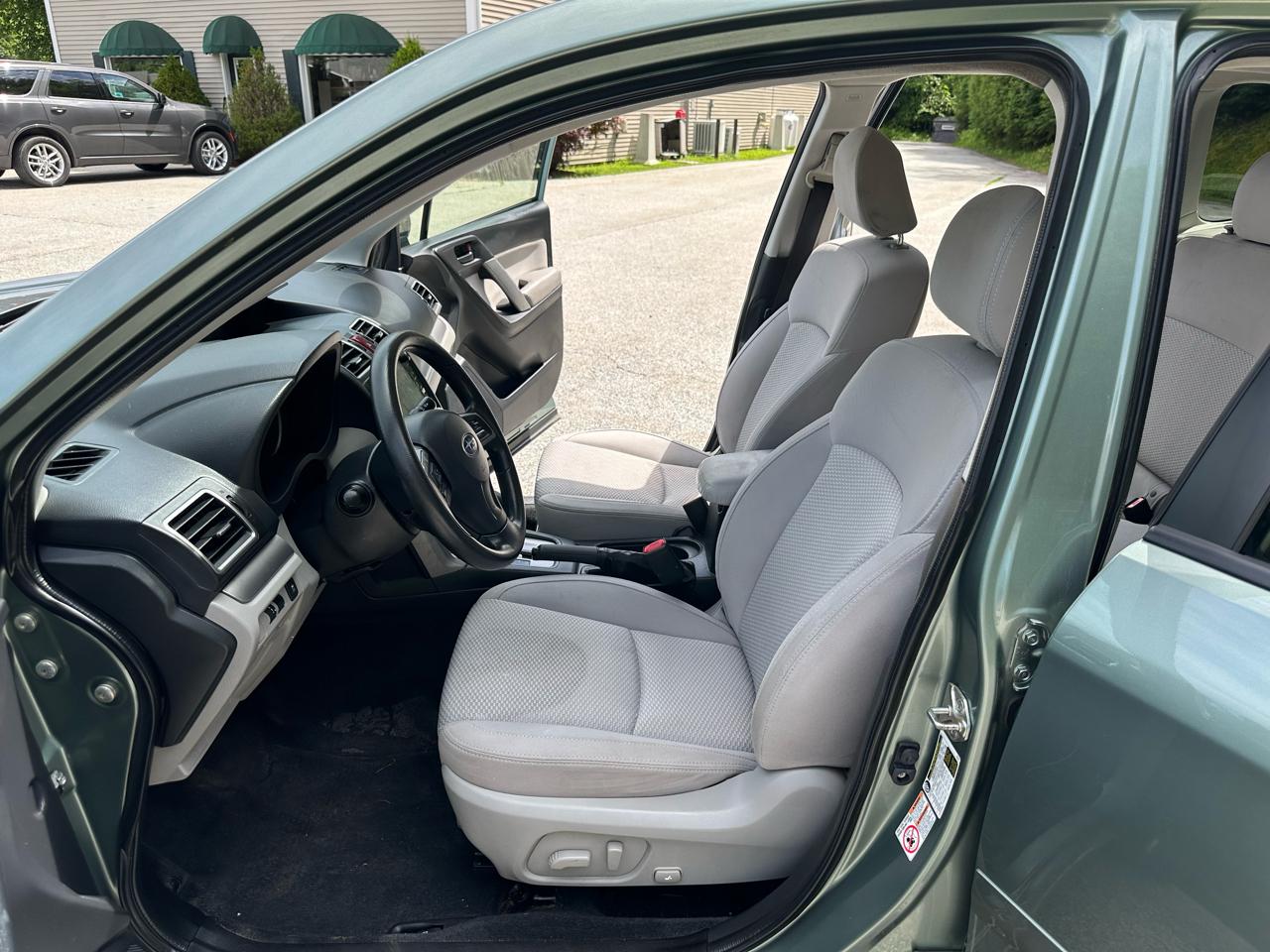 Subaru Forester 4dr CVT 2.5i Premium PZEV 2016