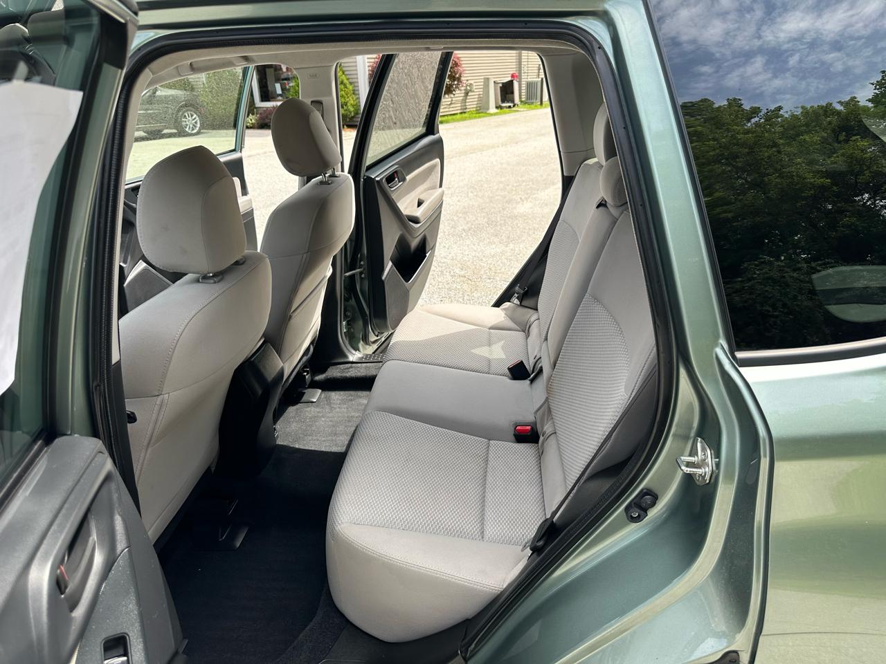 Subaru Forester 4dr CVT 2.5i Premium PZEV 2016