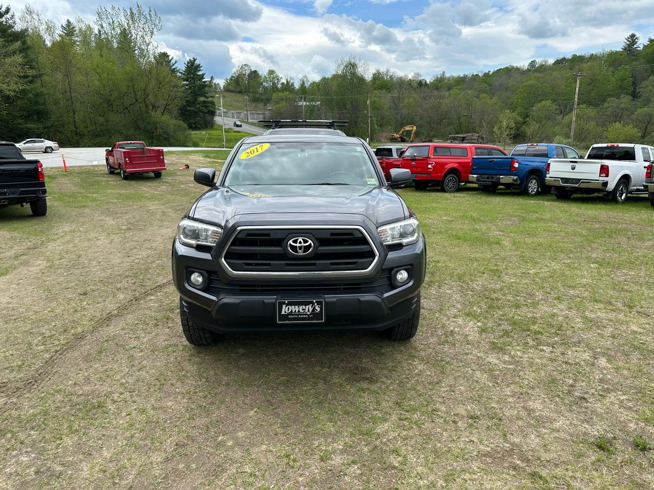 Toyota Tacoma 4WD Double Cab LB V6 AT SR5 (Natl) 2017