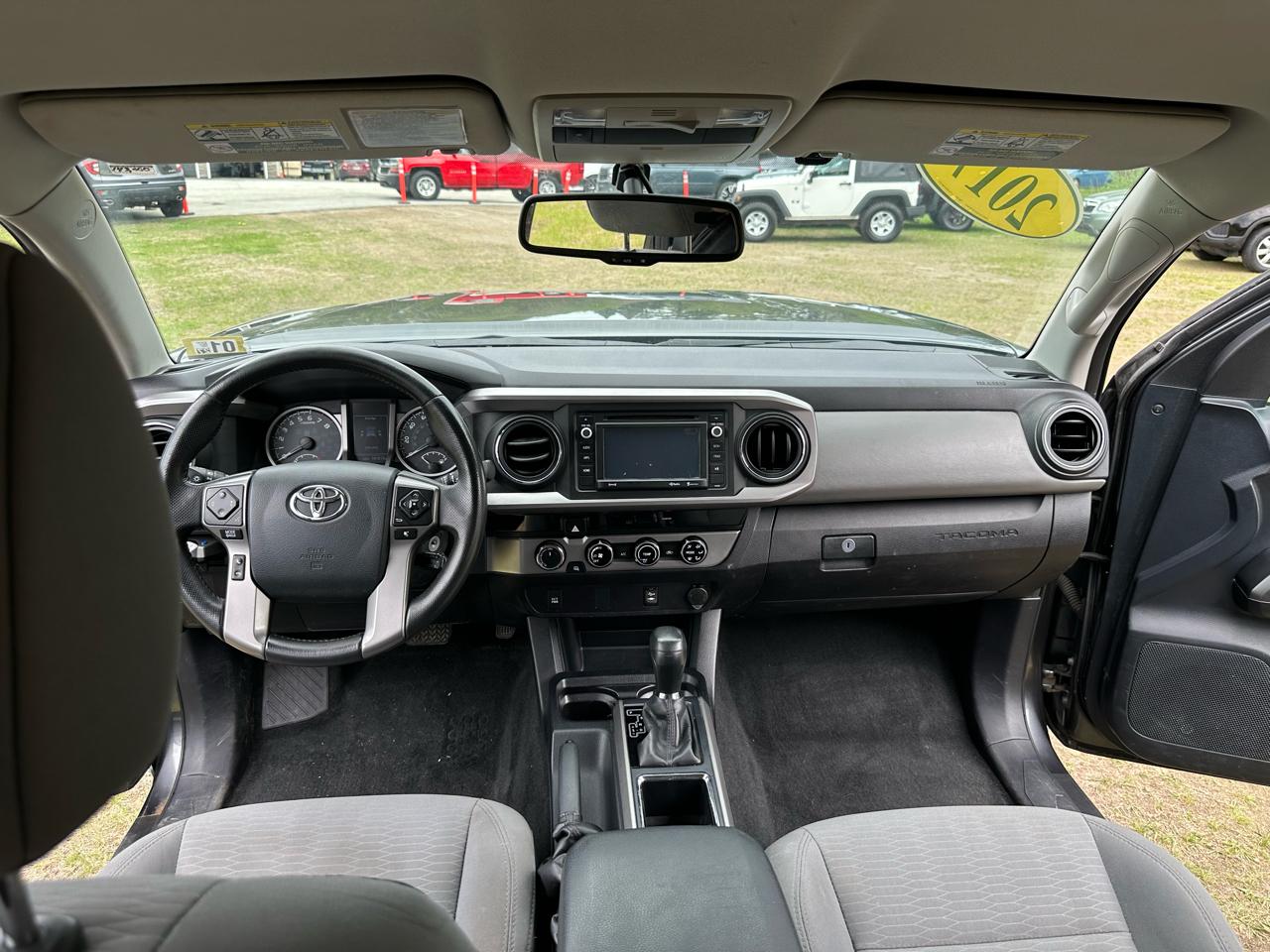 Toyota Tacoma 4WD Double Cab LB V6 AT SR5 (Natl) 2017