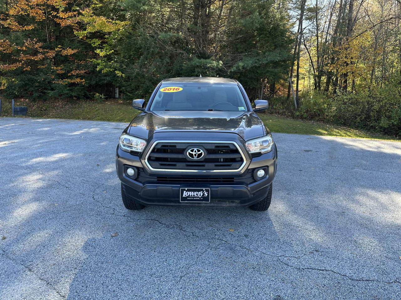Toyota Tacoma 4WD Access Cab I4 AT SR5 (Natl) 2016