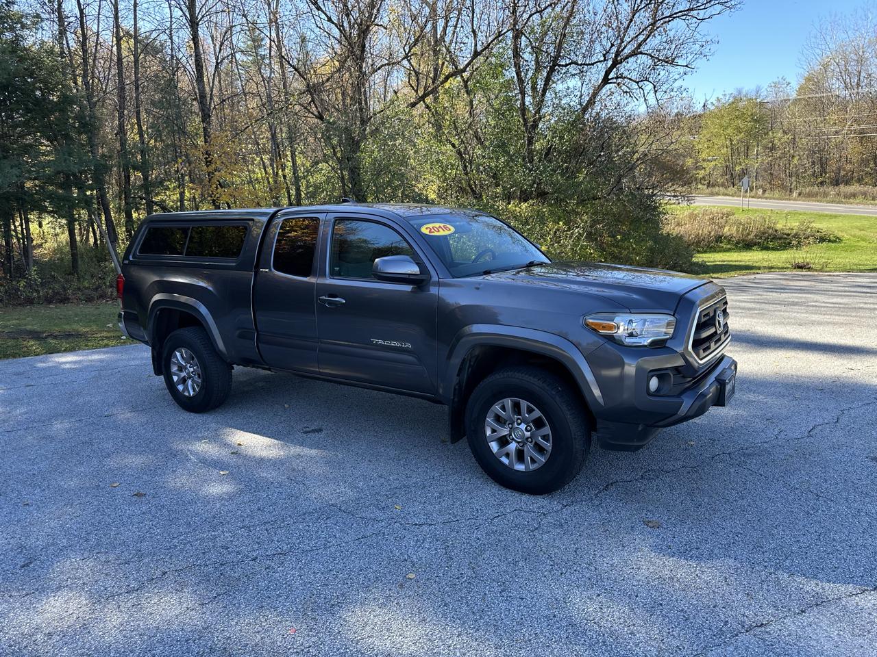 Toyota Tacoma 4WD Access Cab I4 AT SR5 (Natl) 2016