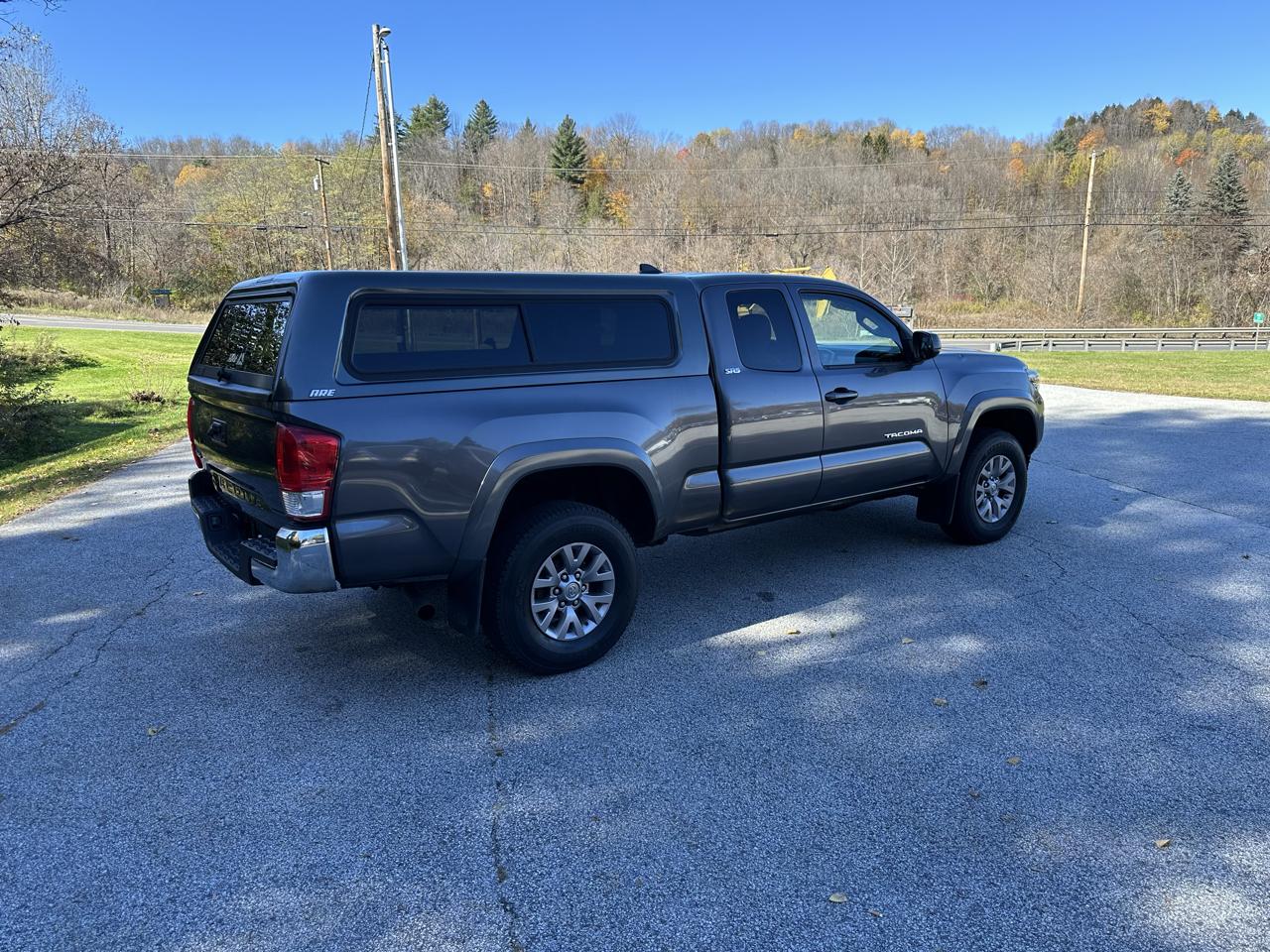 Toyota Tacoma 4WD Access Cab I4 AT SR5 (Natl) 2016