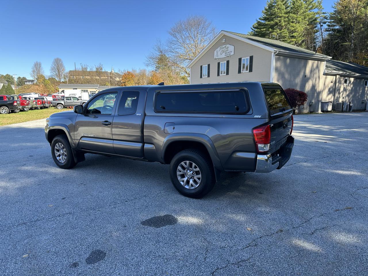 Toyota Tacoma 4WD Access Cab I4 AT SR5 (Natl) 2016
