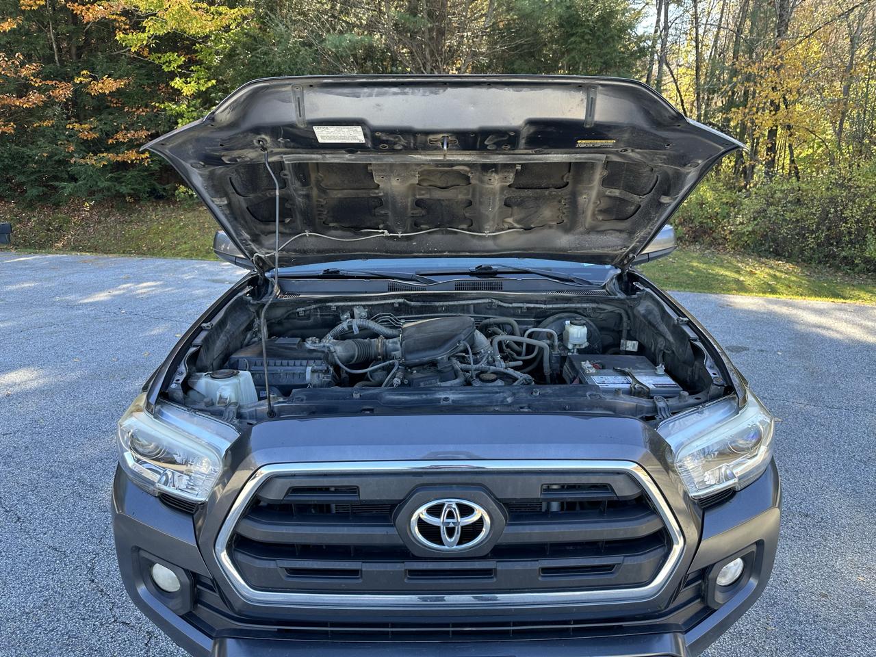 Toyota Tacoma 4WD Access Cab I4 AT SR5 (Natl) 2016