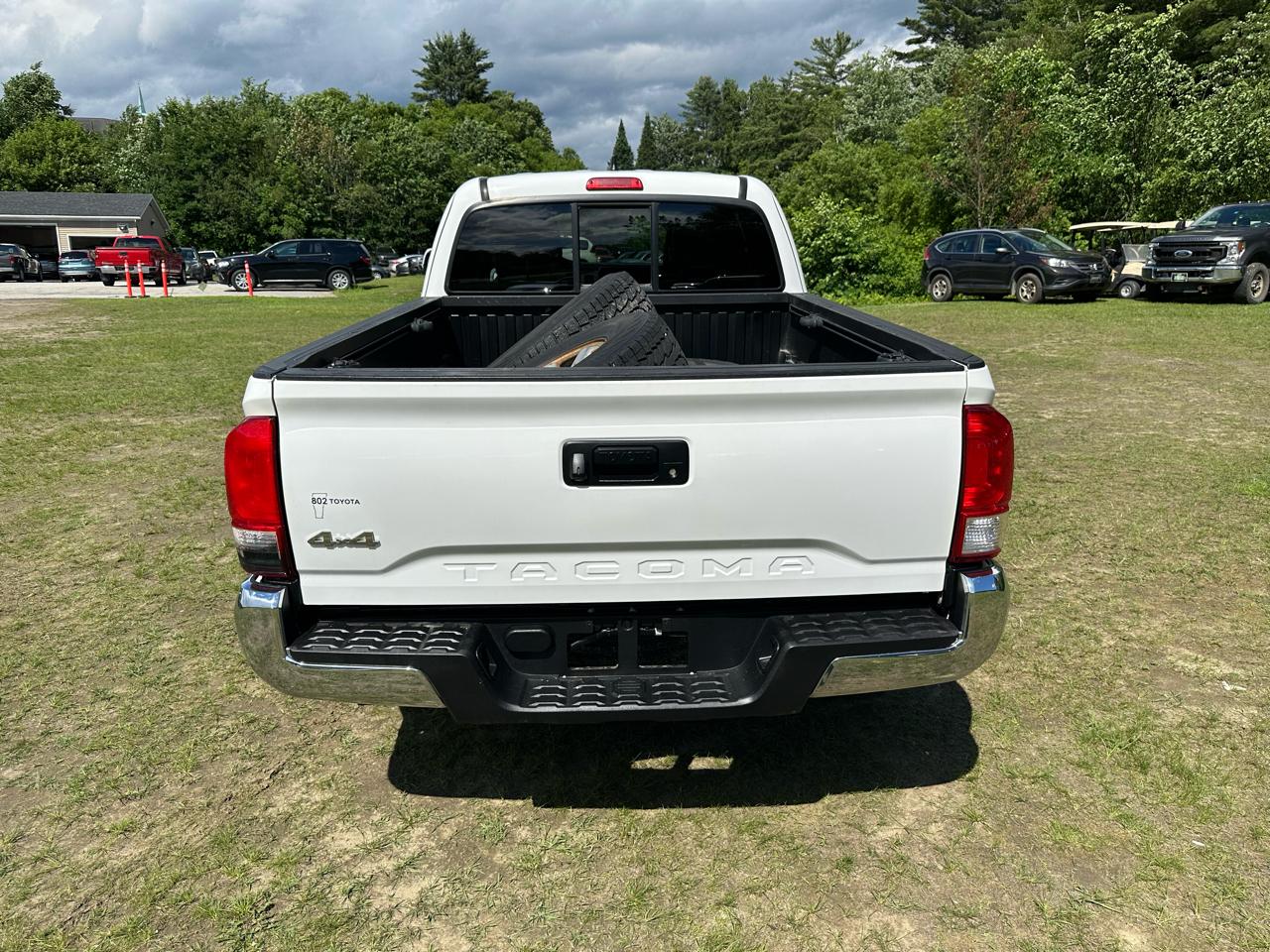 Toyota Tacoma SR5 Access Cab 6' Bed I4 4x4 AT (Natl) 2017