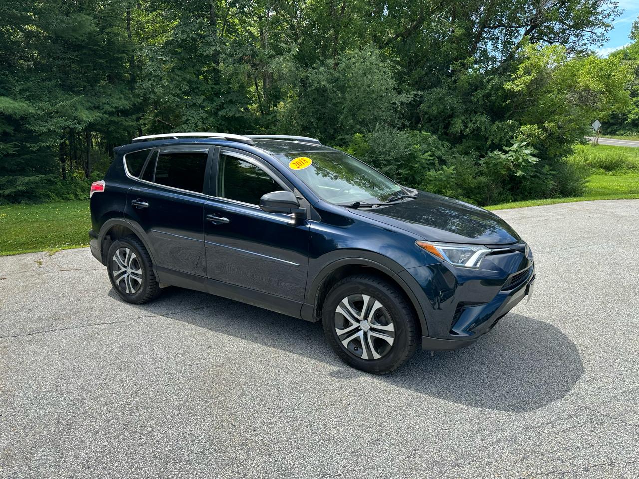 Toyota RAV4 LE AWD (Natl) 2018