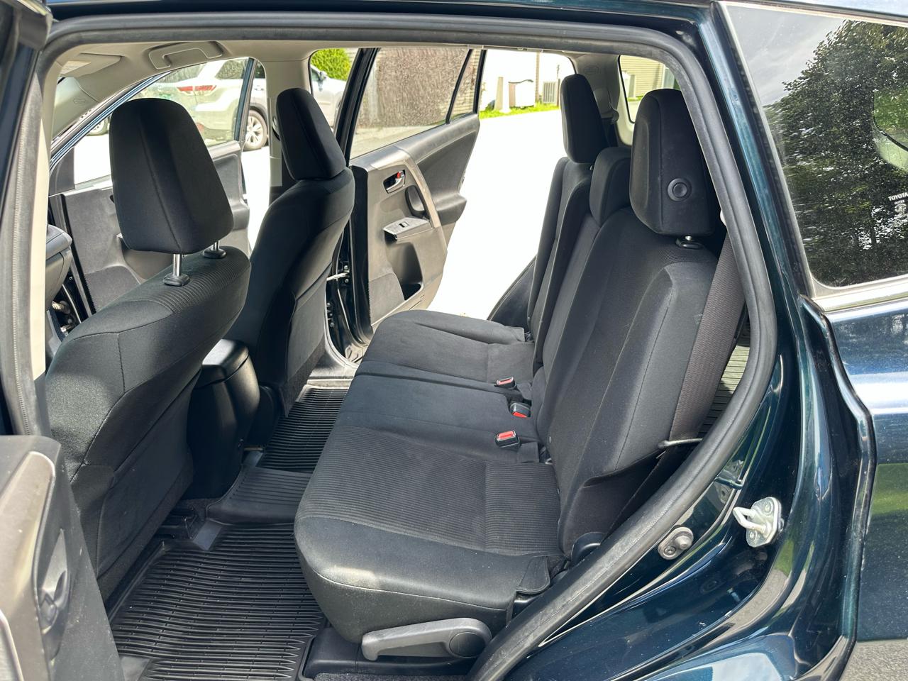 Toyota RAV4 LE AWD (Natl) 2018