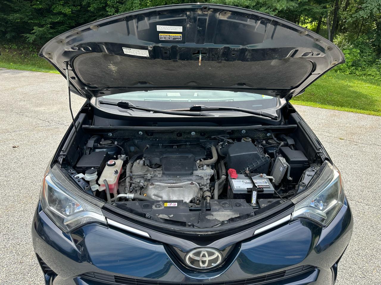 Toyota RAV4 LE AWD (Natl) 2018
