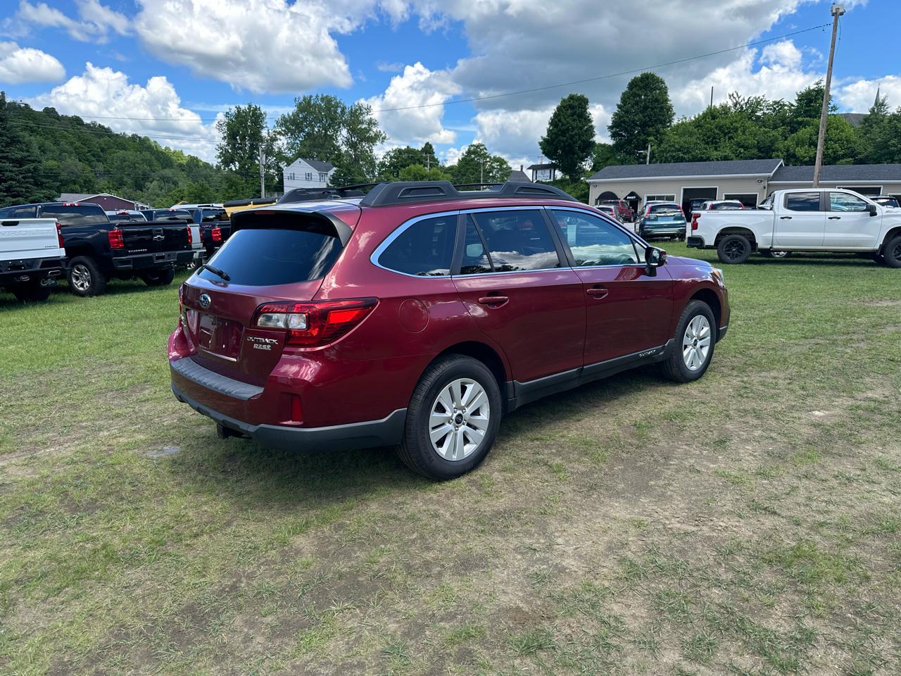 Subaru Outback 4dr Wgn 2.5i Premium PZEV 2015