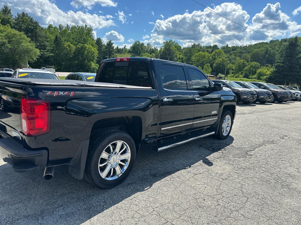 Chevrolet Silverado 1500 4WD Crew Cab 143.5" High Country 2018