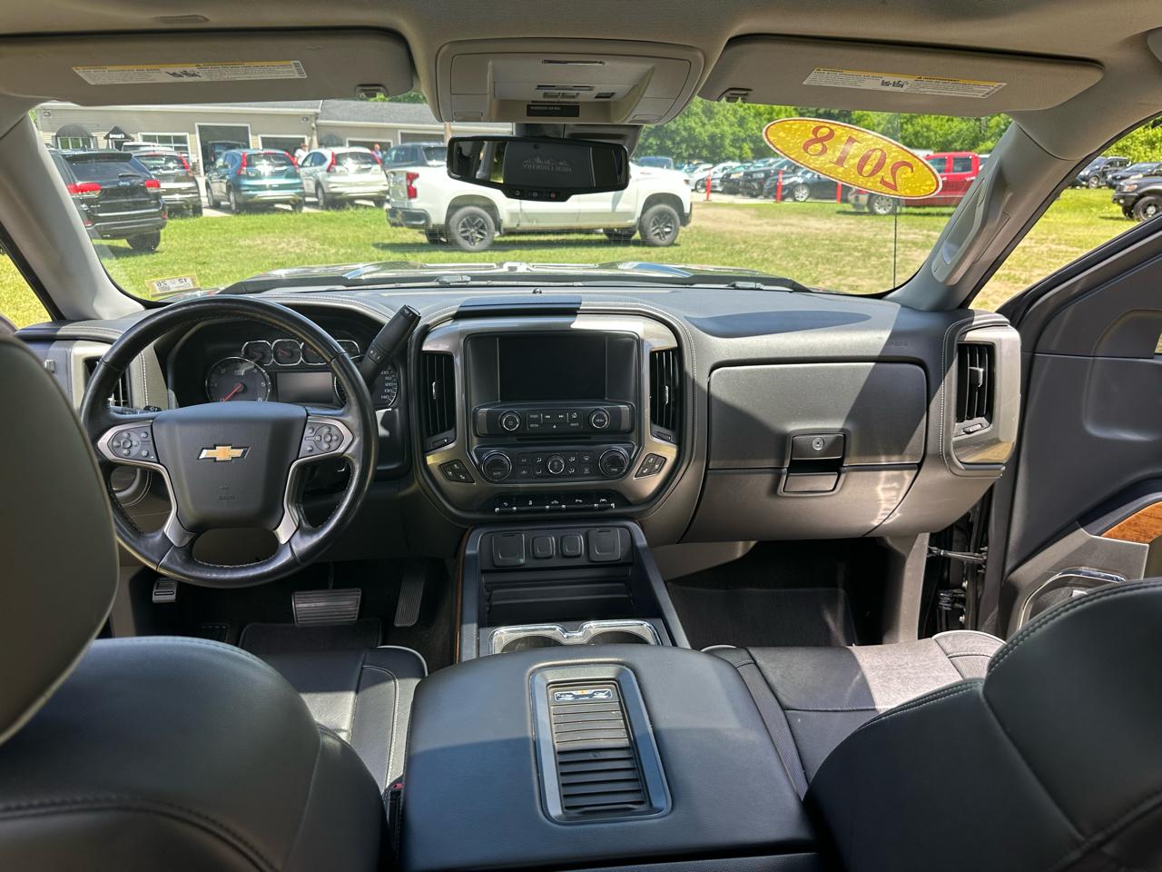 Chevrolet Silverado 1500 4WD Crew Cab 143.5" High Country 2018