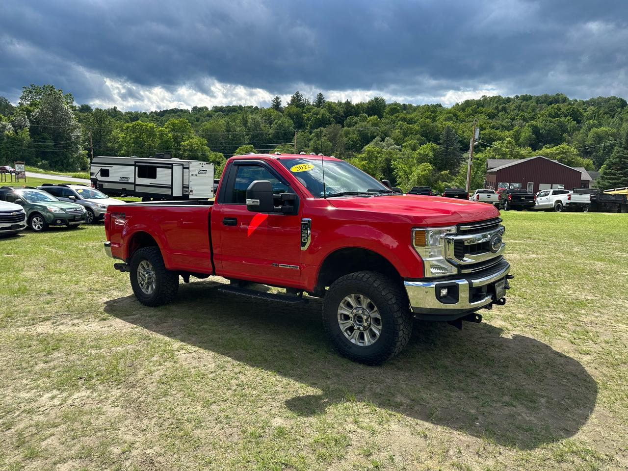 Ford Super Duty F-350 SRW XLT 4WD Reg Cab 8' Box 2022