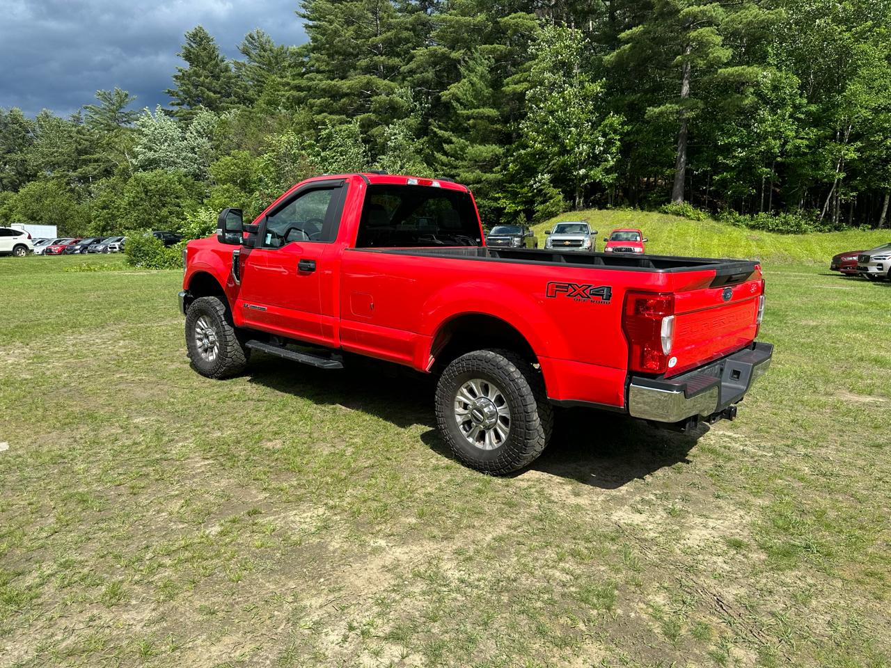 Ford Super Duty F-350 SRW XLT 4WD Reg Cab 8' Box 2022