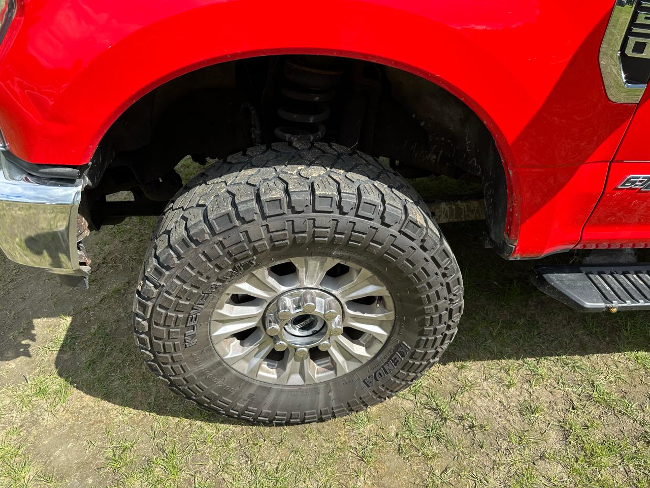 Ford Super Duty F-350 SRW XLT 4WD Reg Cab 8' Box 2022