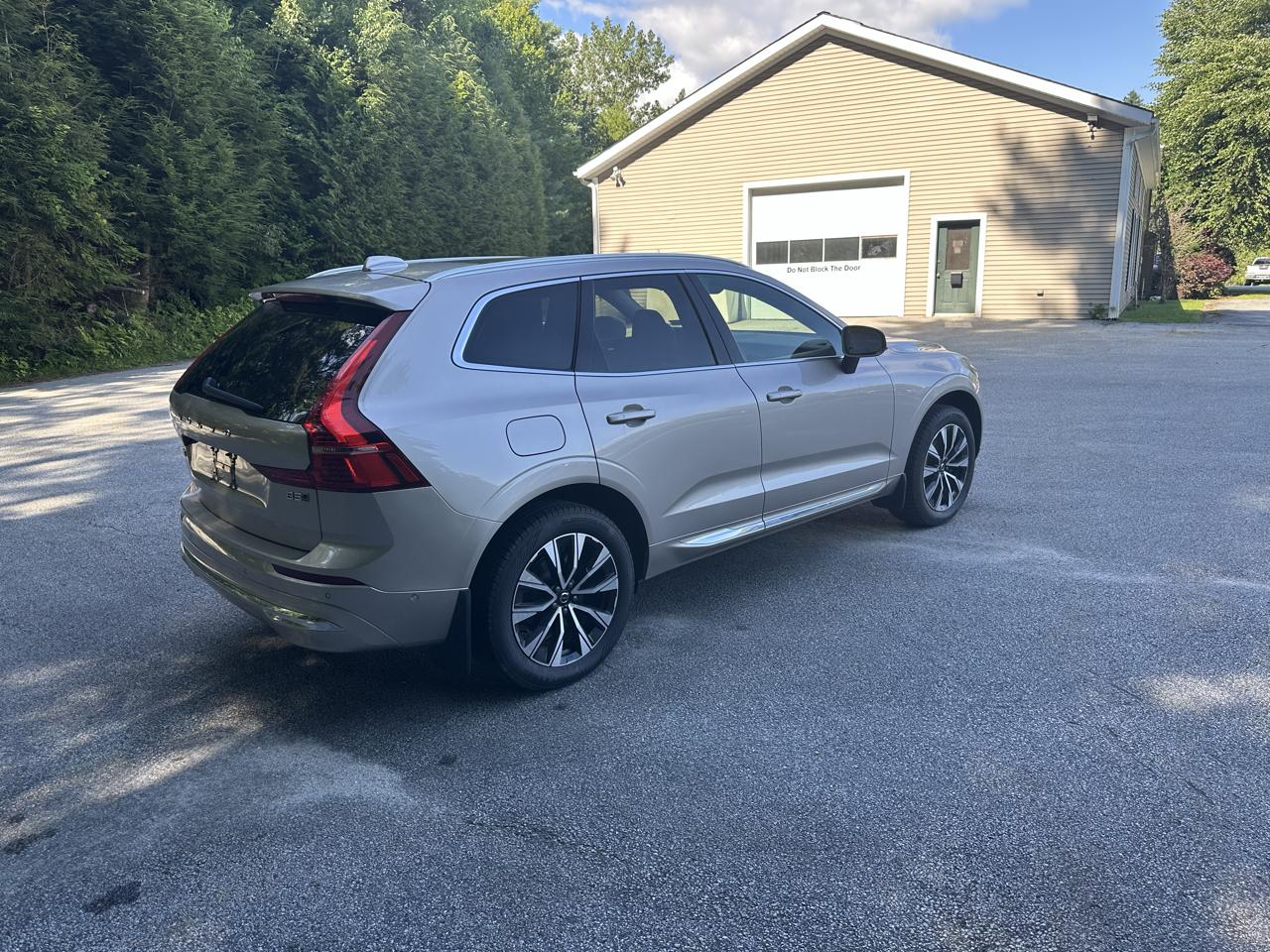 Volvo XC60 B5 AWD Plus Bright Theme 2023