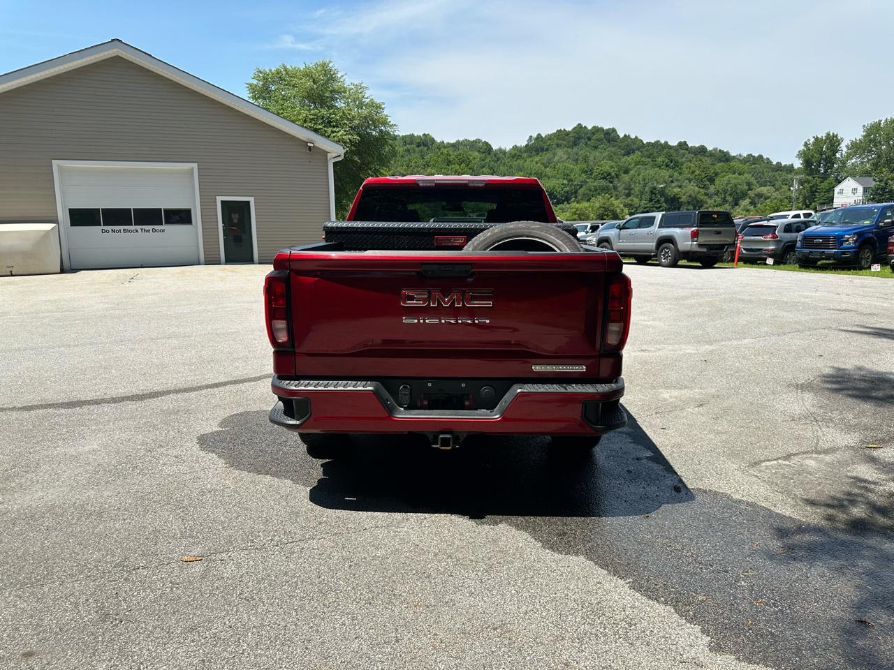 GMC Sierra 1500 4WD Crew Cab 147" Elevation w/3VL 2023