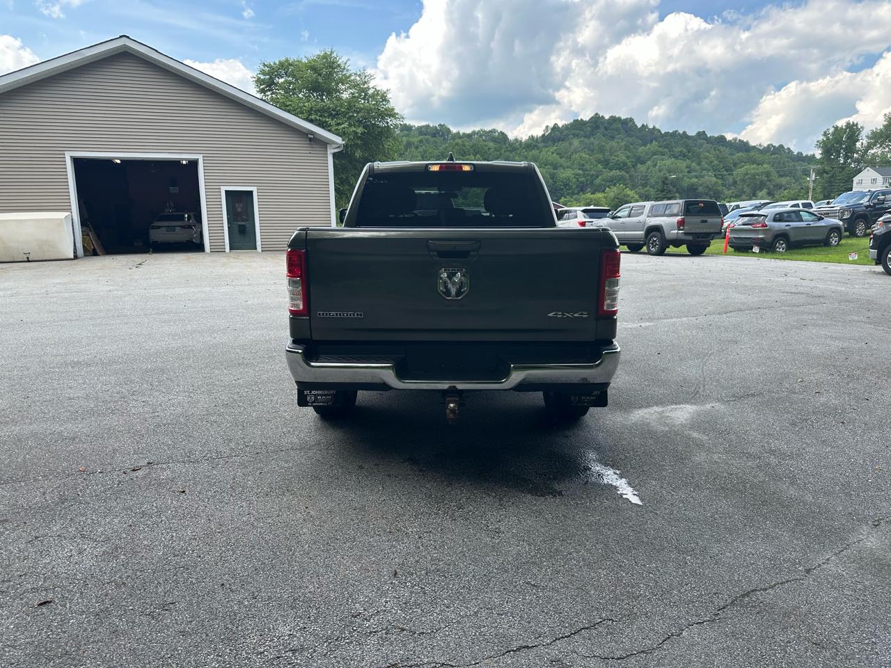 RAM 1500 Big Horn 4x4 Crew Cab 5'7" Box 2021