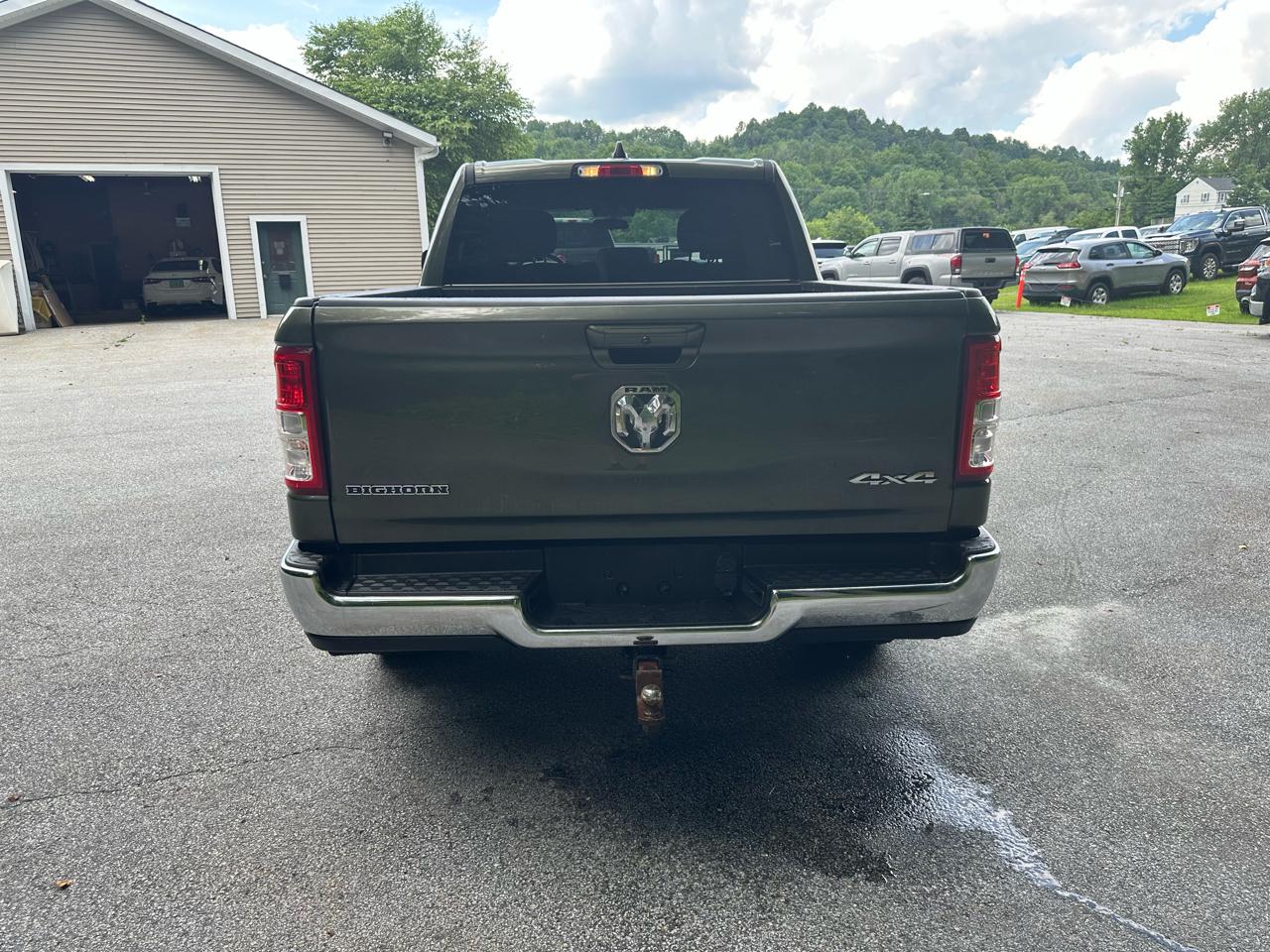 RAM 1500 Big Horn 4x4 Crew Cab 5'7" Box 2021