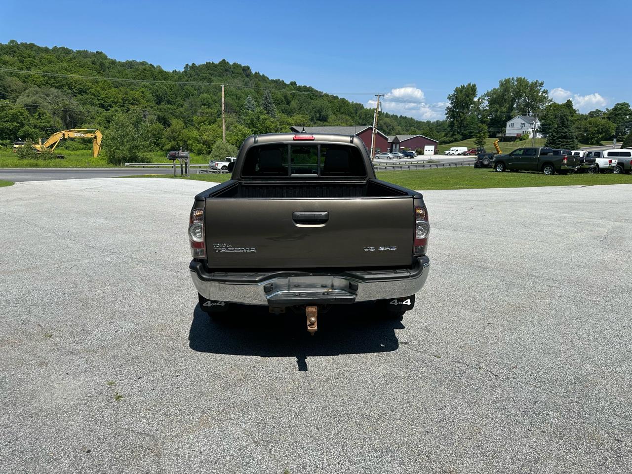 Toyota Tacoma 4WD Access Cab V6 MT (Natl) 2014